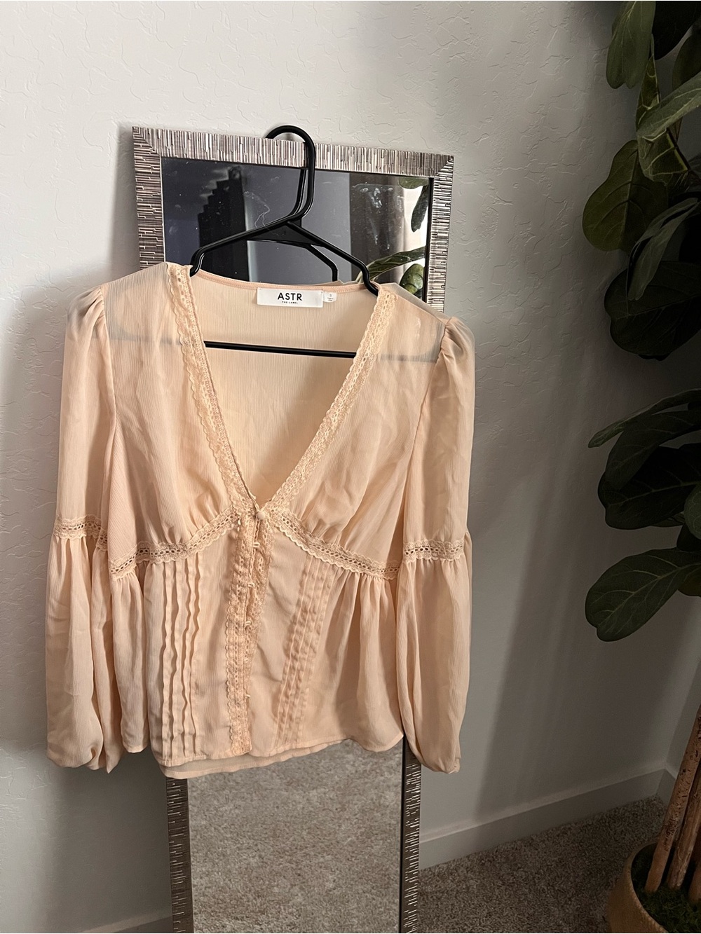 ASTR Blush Lace-Trim V-Neck Peasant Blouse